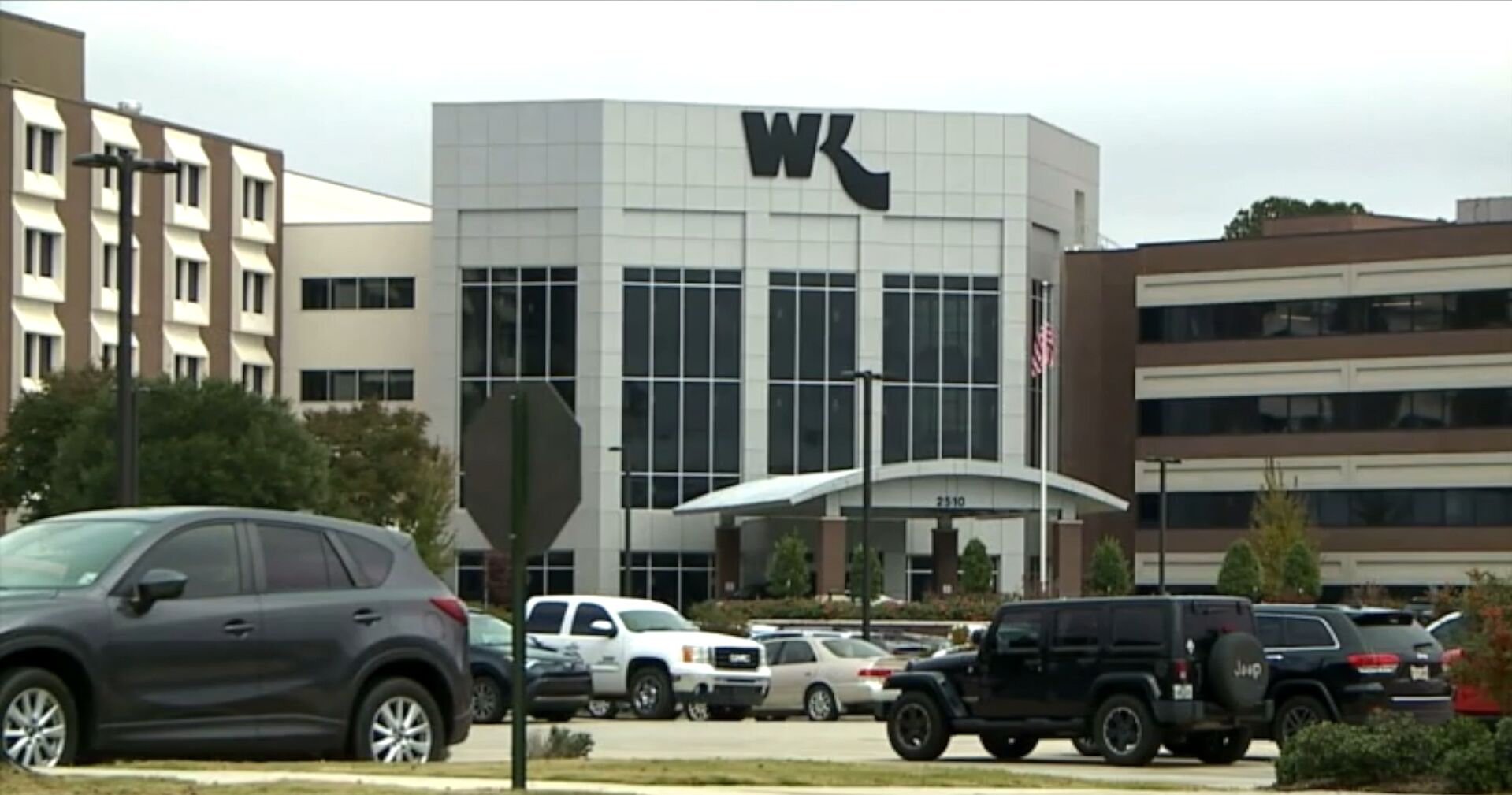 Willis Knighton exterior shot